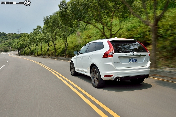 展現運動休旅特質 Volvo XC60 T5 R-Design 2014