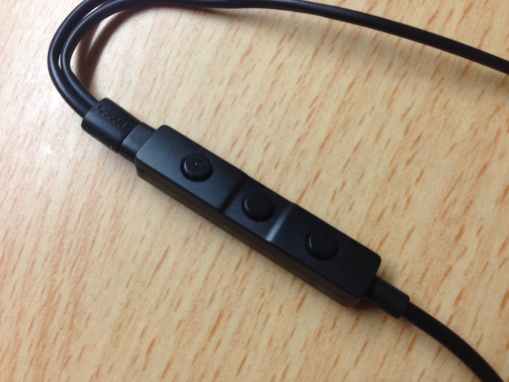 Denon C560R之開箱 ~蘋果系列訊源首選耳道~