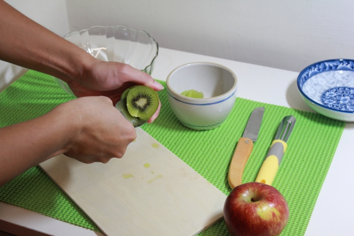 第一次的生機調理機試用! 試做寶寶奇異果泥