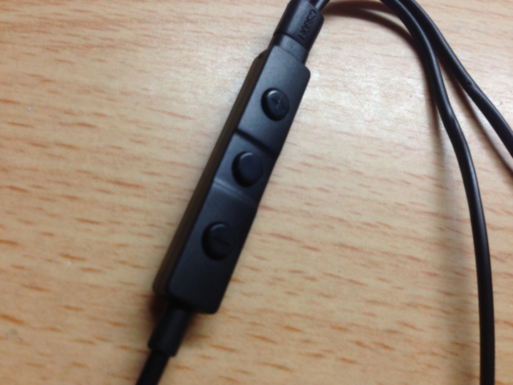 Denon C560R之開箱 ~蘋果系列訊源首選耳道~