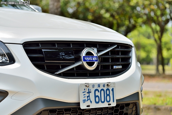 展現運動休旅特質 Volvo XC60 T5 R-Design 2014