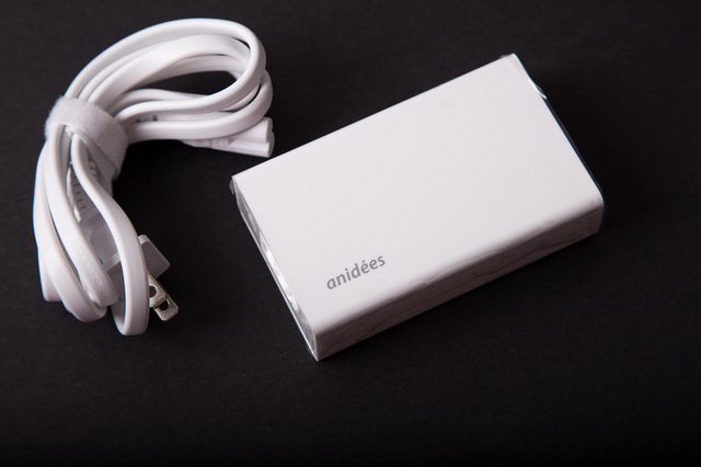 充電超快超方便的 Anidees 50W 桌上型USB充電器 5 & 6 PORT一起入手