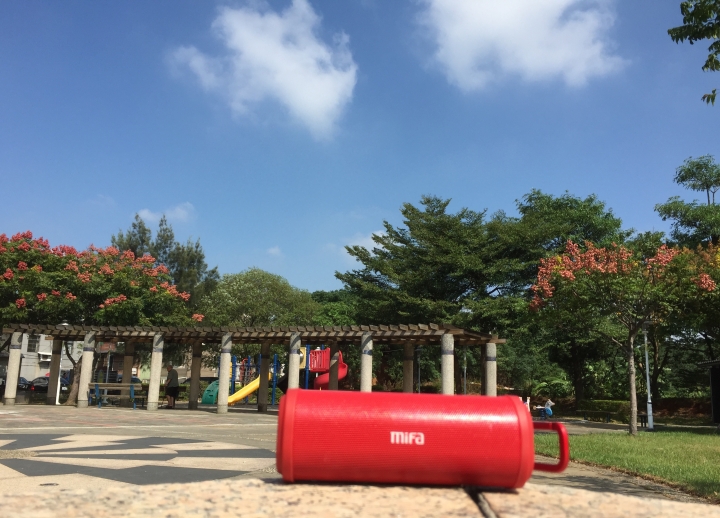 爆肝開箱--美國mifa F5藍牙喇叭 (適合自行車登山健行露營用)