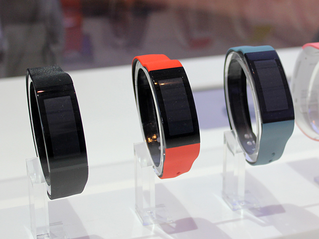 [IFA 2014]SONY穿戴大更新  SmartBand Talk搭載螢幕  SmartWatch 3改用Android Wear