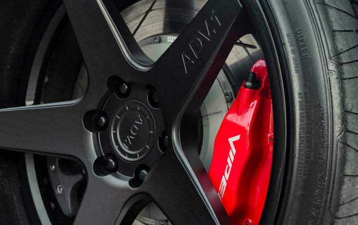 開箱文 GOLF 6代 VIPER 毒蛇 BREMBO卡鉗