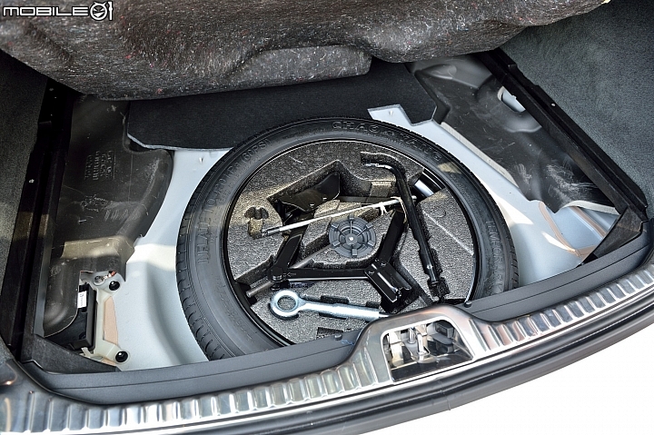 展現運動休旅特質 Volvo XC60 T5 R-Design 2014