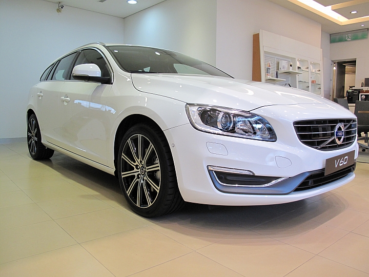 《VOLVO仲夏輕鬆遊》瑞典國寶Volvo V60，馬路三寶的救星