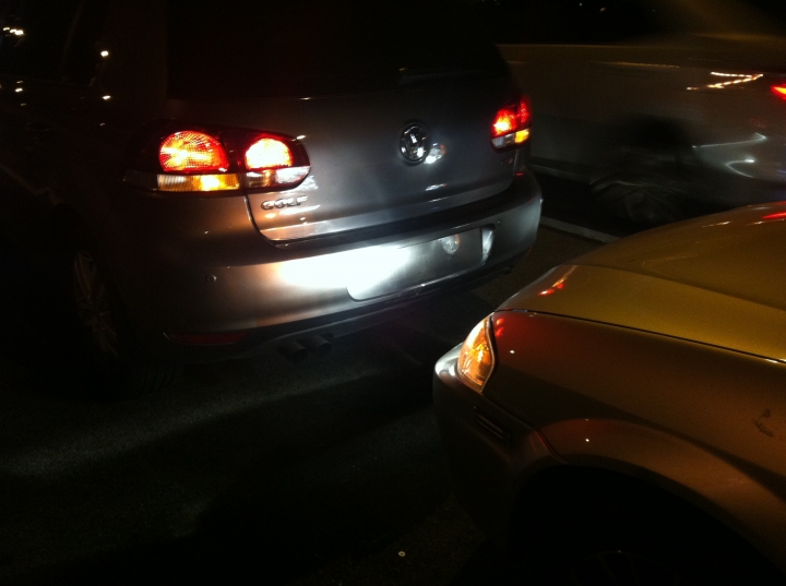 前車(GOLF)急煞後車(我)撞到前車,進入對方求償階段,想請問各位大大的意見和建議(感恩)