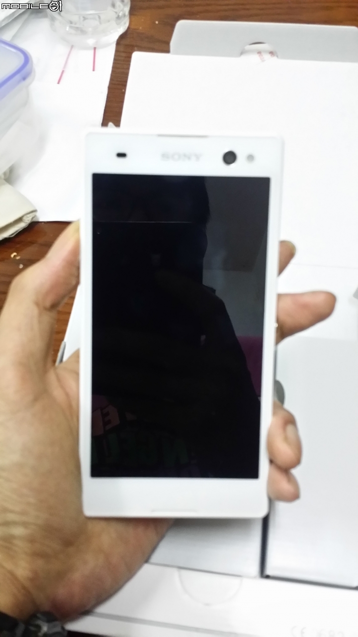 簡單開箱 SONY XPERIA C3 雪芙白