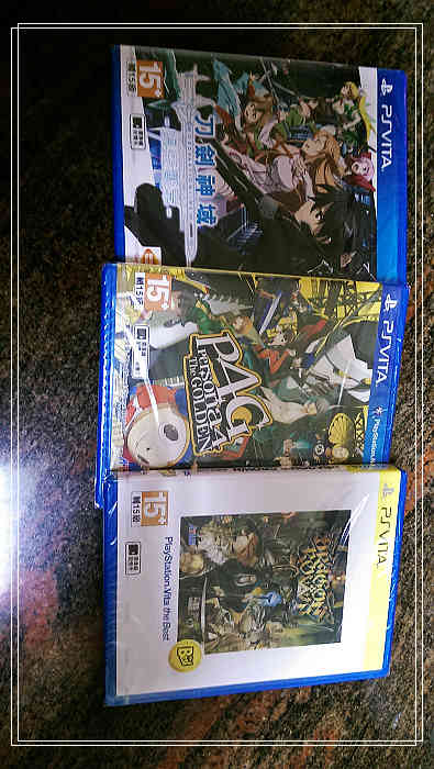 【不專業開箱】PS VITA 紅/黑與相關周邊