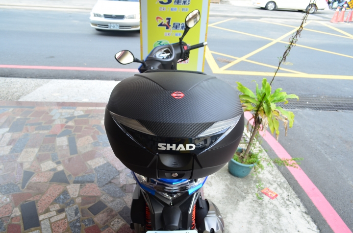 Racing king 雷霆 180 ABS 後架+SHAD SH-39 漢堡箱 開箱(圖多慎入)