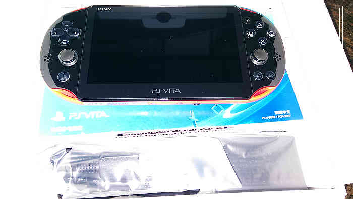 【不專業開箱】PS VITA 紅/黑與相關周邊
