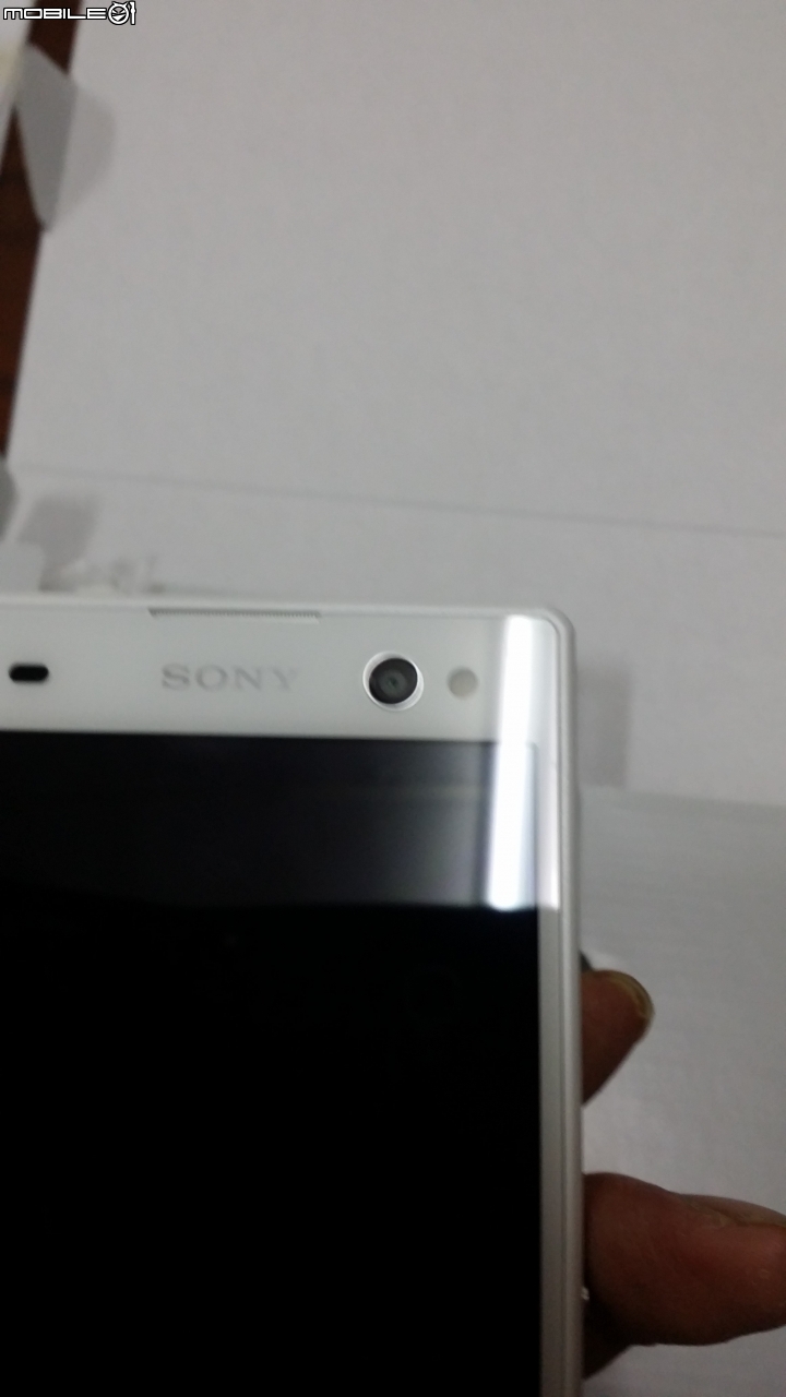 簡單開箱 SONY XPERIA C3 雪芙白