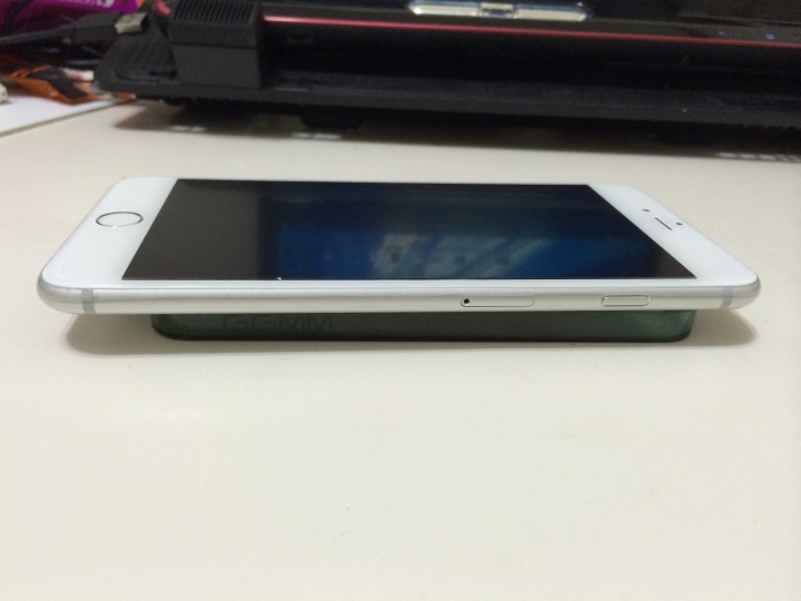 iPhone 6+ 銀色及原廠皮質保護殼