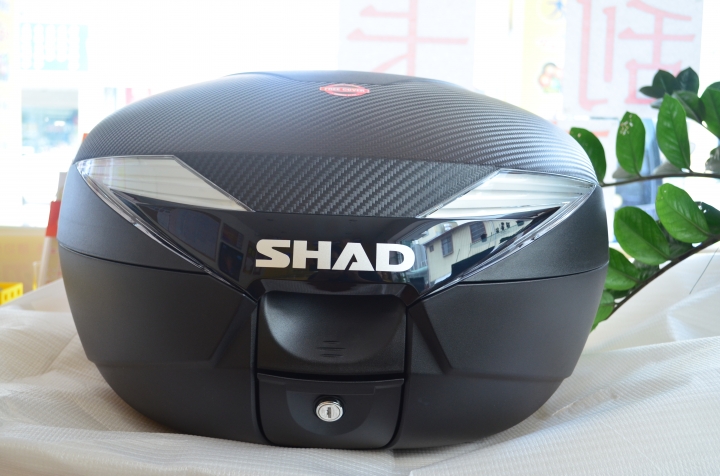 Racing king 雷霆 180 ABS 後架+SHAD SH-39 漢堡箱 開箱(圖多慎入)