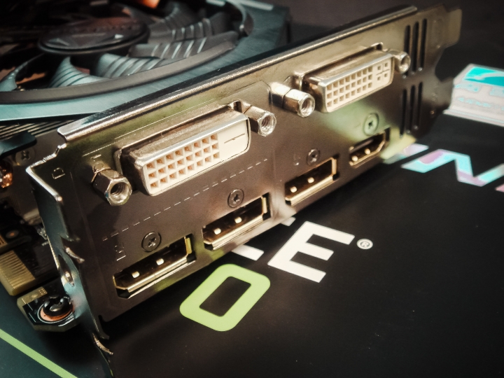 技嘉GTX-970 非公版 開箱+小測試