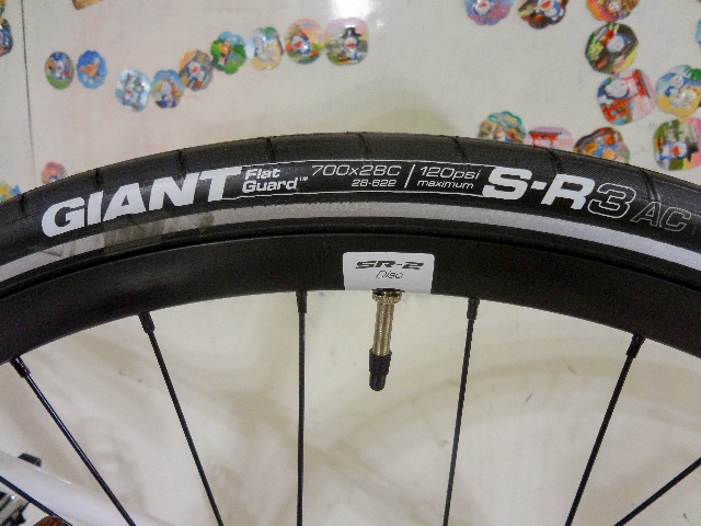 換車囉! Giant 2015 FastRoad SLR 2 開箱
