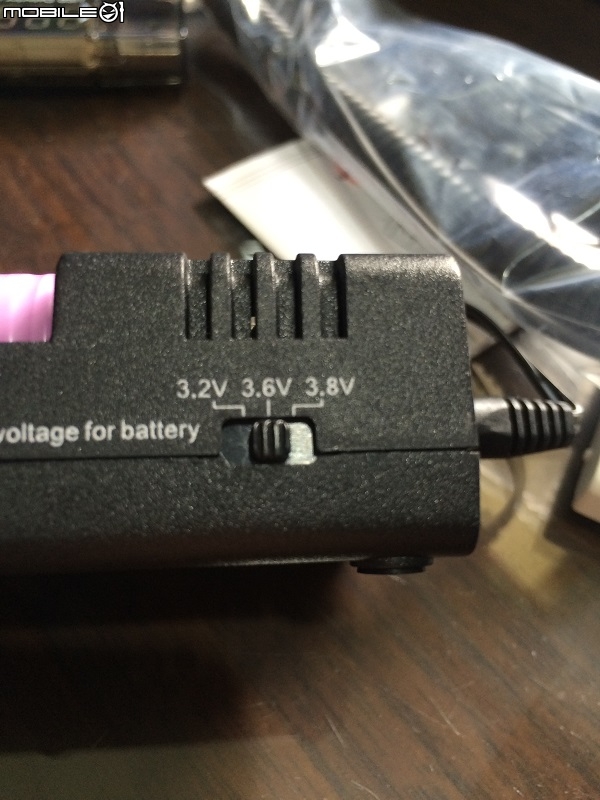 【小胖實測】XTAR WP2H 18650 充電器 三檔電壓 三檔電流