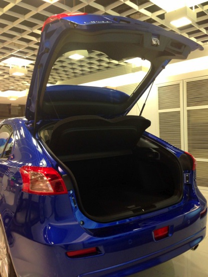 一兼二顧,摸蜆仔兼洗褲!Lancer Sportback賞車心得(參加Mobile01 活動)