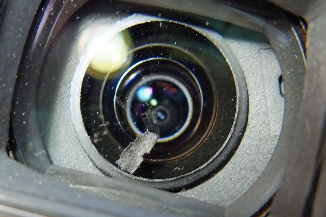panasonic zs20鏡頭裡出現異物