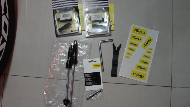 2015 Mavic Cosmic Carbone SLE 開箱