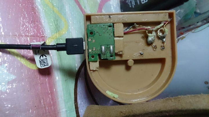 羨慕Z1之後的座充能不拆保護殼充電~自己動手改ZR的