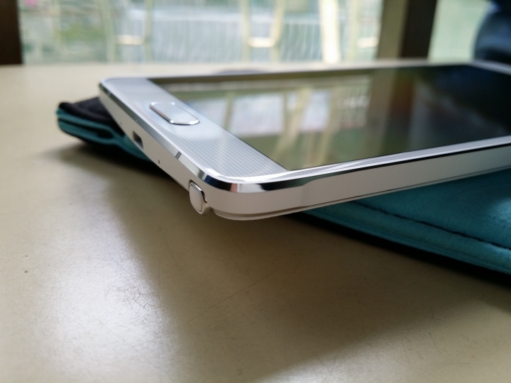 (2014-10-09)NOTE4 32GB 白色開箱