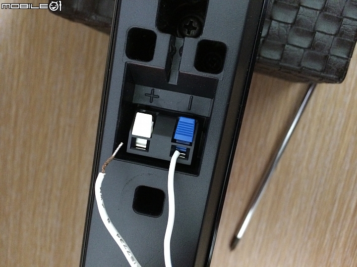 (分享) D.I.Y.突然自己做個小小電視支撐架附加層板燈