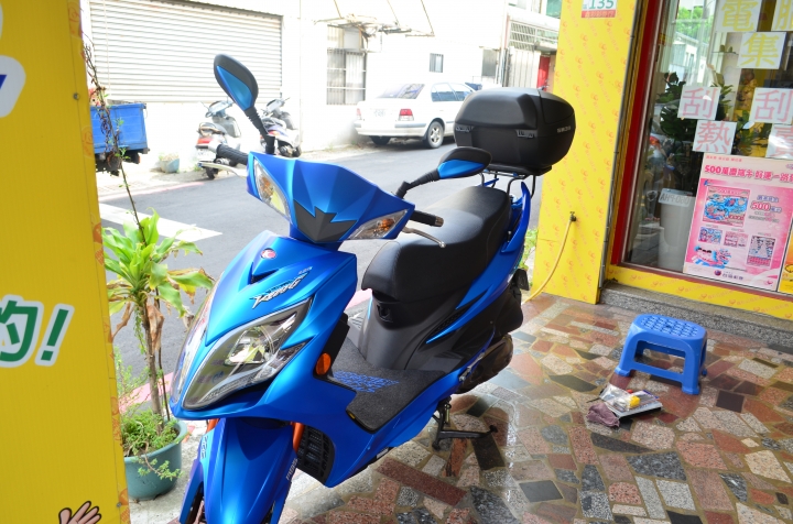 Racing king 雷霆 180 ABS 後架+SHAD SH-39 漢堡箱 開箱(圖多慎入)
