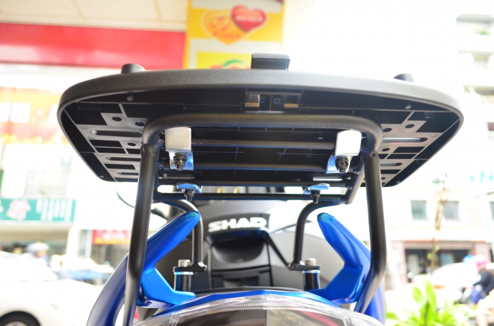 Racing king 雷霆 180 ABS 後架+SHAD SH-39 漢堡箱 開箱(圖多慎入)