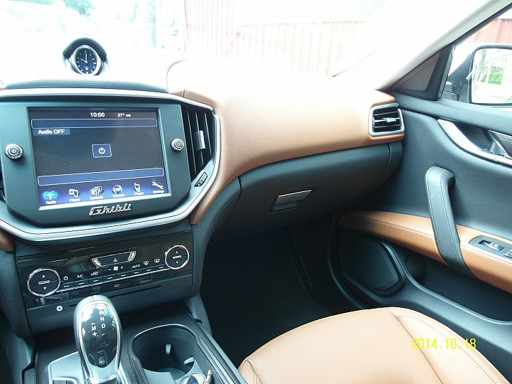 10/18 Maserati Ghibli premium簡單開箱