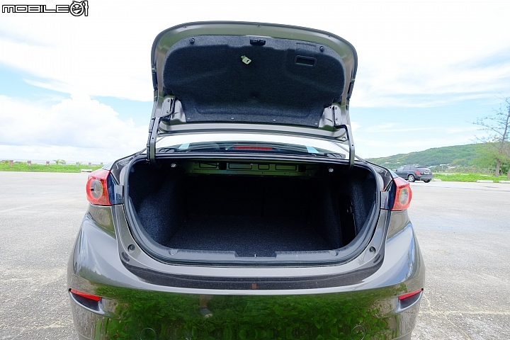 2014 New Mazda3 關島租車微開箱