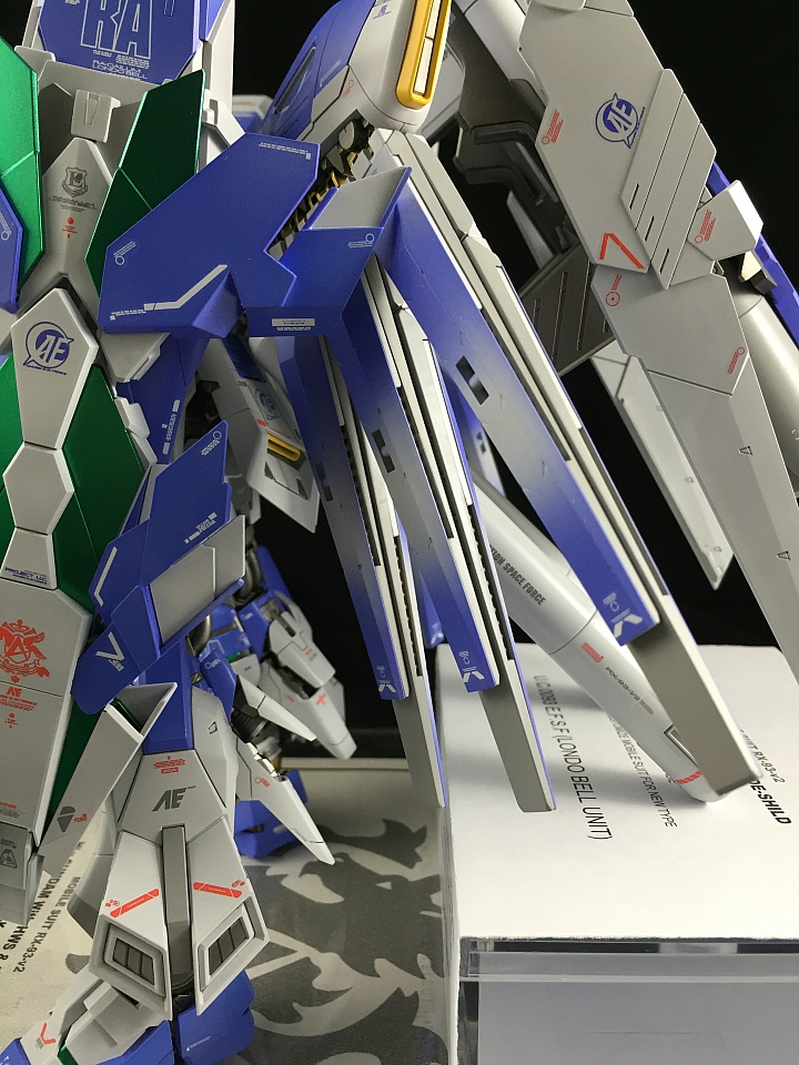 MG 1/100 Hi-ν GUNDAM With HWS & DE-SHILD