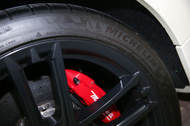 --愛心永不滅--馬卡龍車隊公益愛心園遊會與Michelin Pilot Super Sport高速路段使用感想