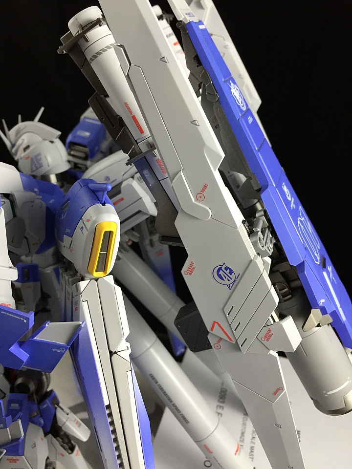MG 1/100 Hi-ν GUNDAM With HWS & DE-SHILD