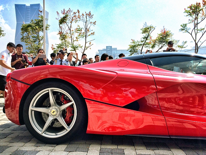 LaFerrari- Pure Metaphysics