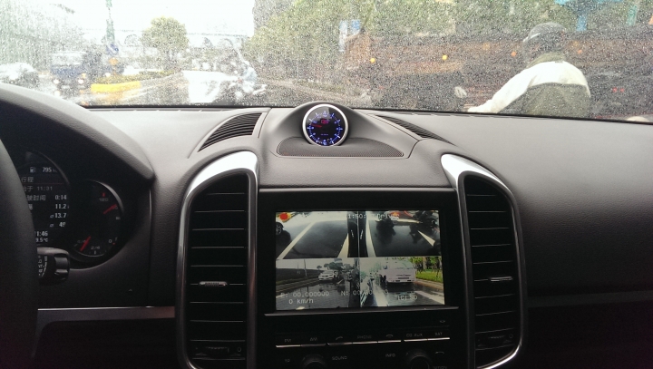 cayenne 軌跡標線倒車顯示及 Clock