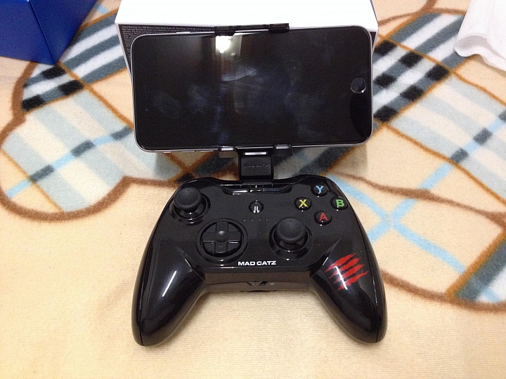 偽掌機 開箱 Madcatz ios 遊戲手把