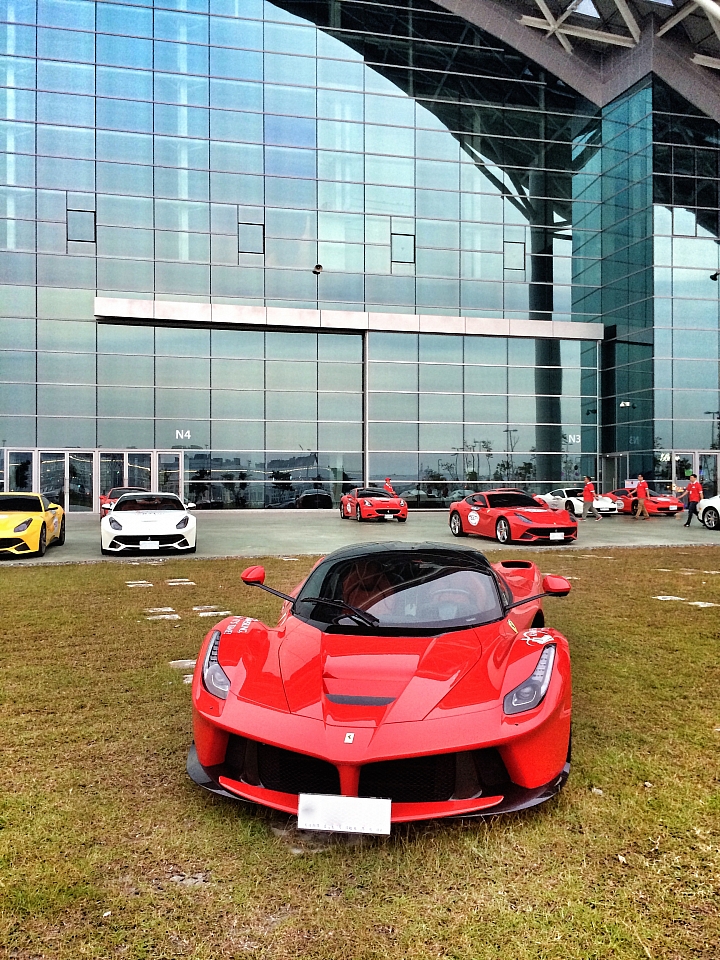 LaFerrari- Pure Metaphysics