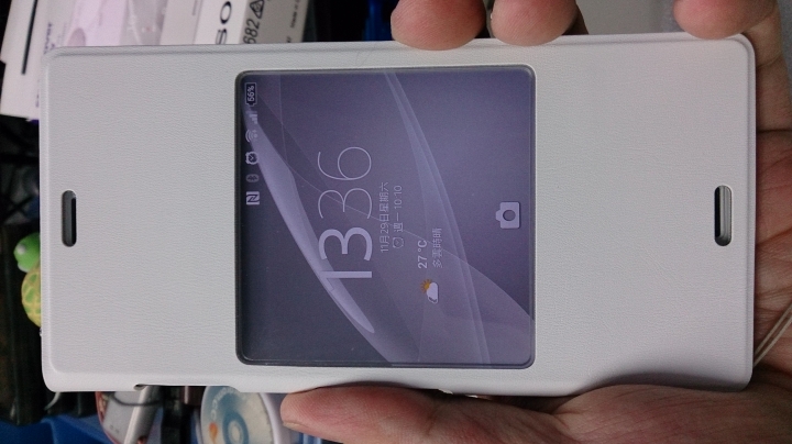 剛剛收到了SONY SCR24 白色皮套