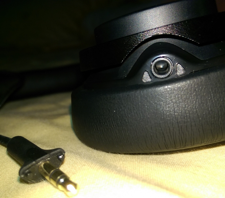PHILIPS Fidelio M2BT 來報到