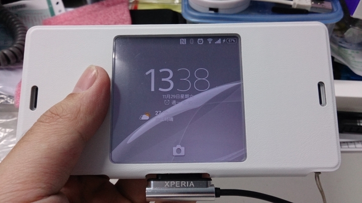 剛剛收到了SONY SCR24 白色皮套