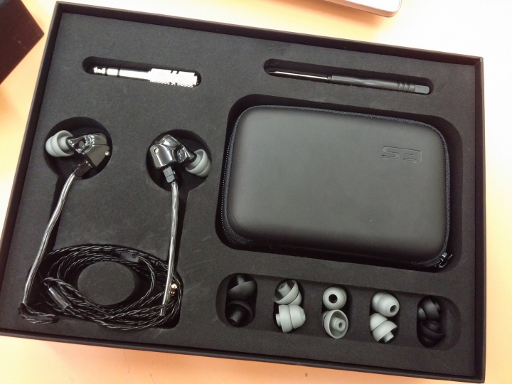 Earsonics Velvet 開箱報告! 調音功能一次滿足我3個願望~