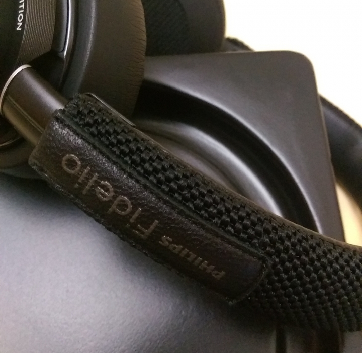 PHILIPS Fidelio M2BT 來報到