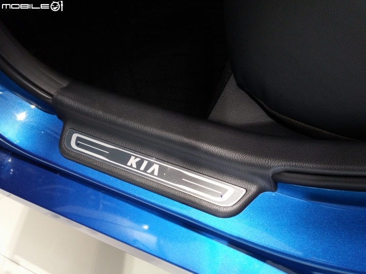 台中KIA賞車(圖多,手機畫質) 新增CARENS 多圖