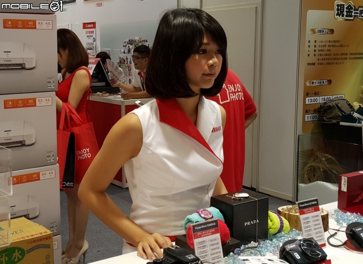 103台北資展裡我認為最有氣質最漂亮的...佳能女服務員