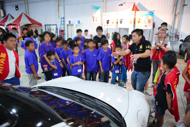 --愛心永不滅--馬卡龍車隊公益愛心園遊會與Michelin Pilot Super Sport高速路段使用感想