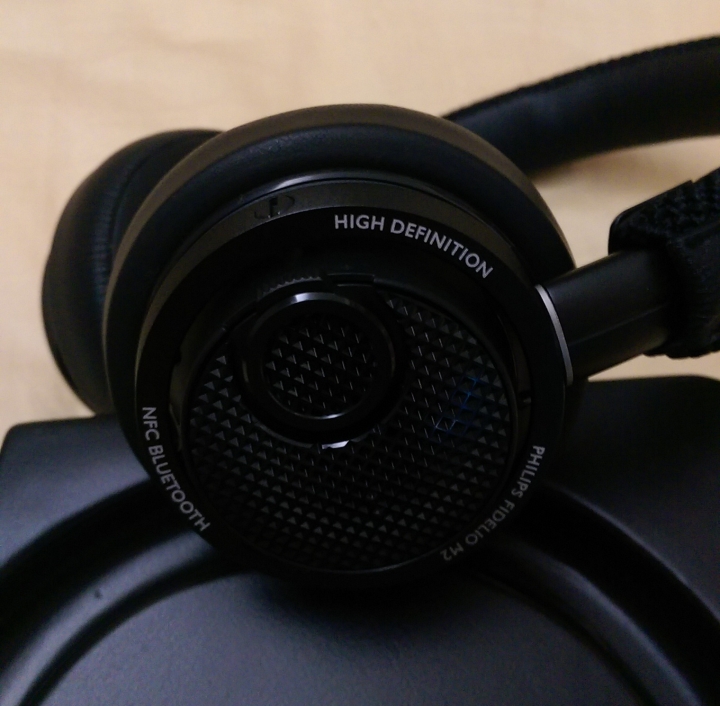 PHILIPS Fidelio M2BT 來報到
