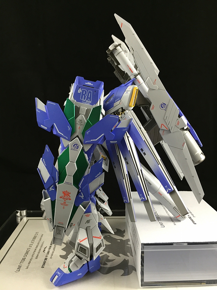 MG 1/100 Hi-ν GUNDAM With HWS & DE-SHILD