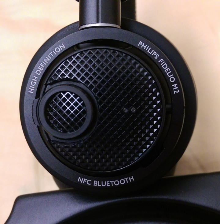 PHILIPS Fidelio M2BT 來報到